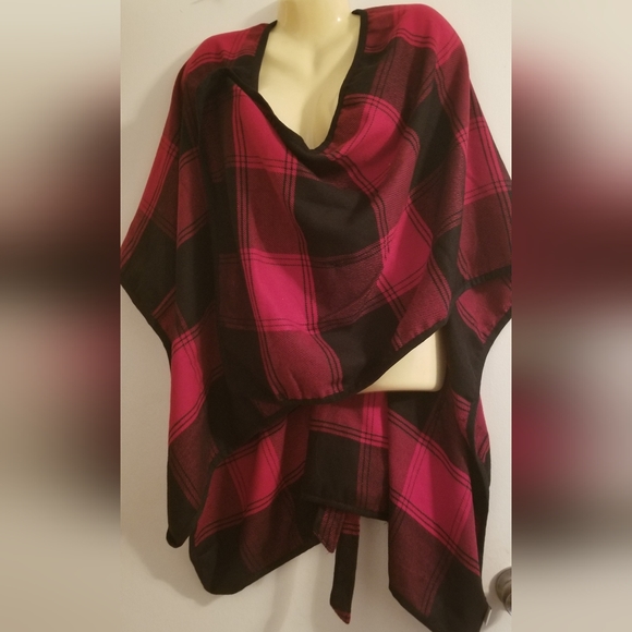 Wonderly Cape Check Plaid Blanket Topper Bolero Shrug Sweater Small + Plus Size - Picture 2 of 10